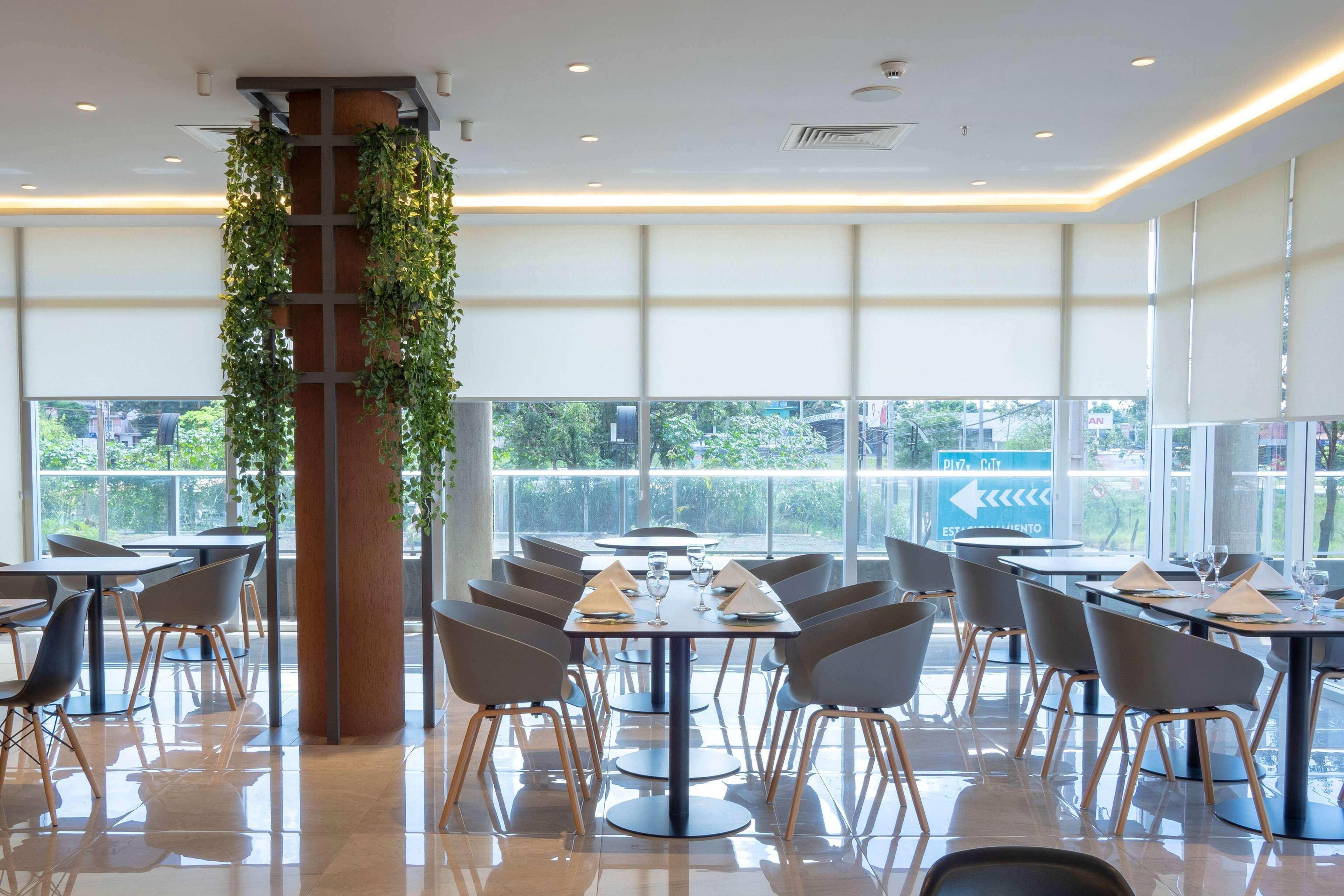 Dazzler By Wyndham Ciudad Del Este Exterior photo