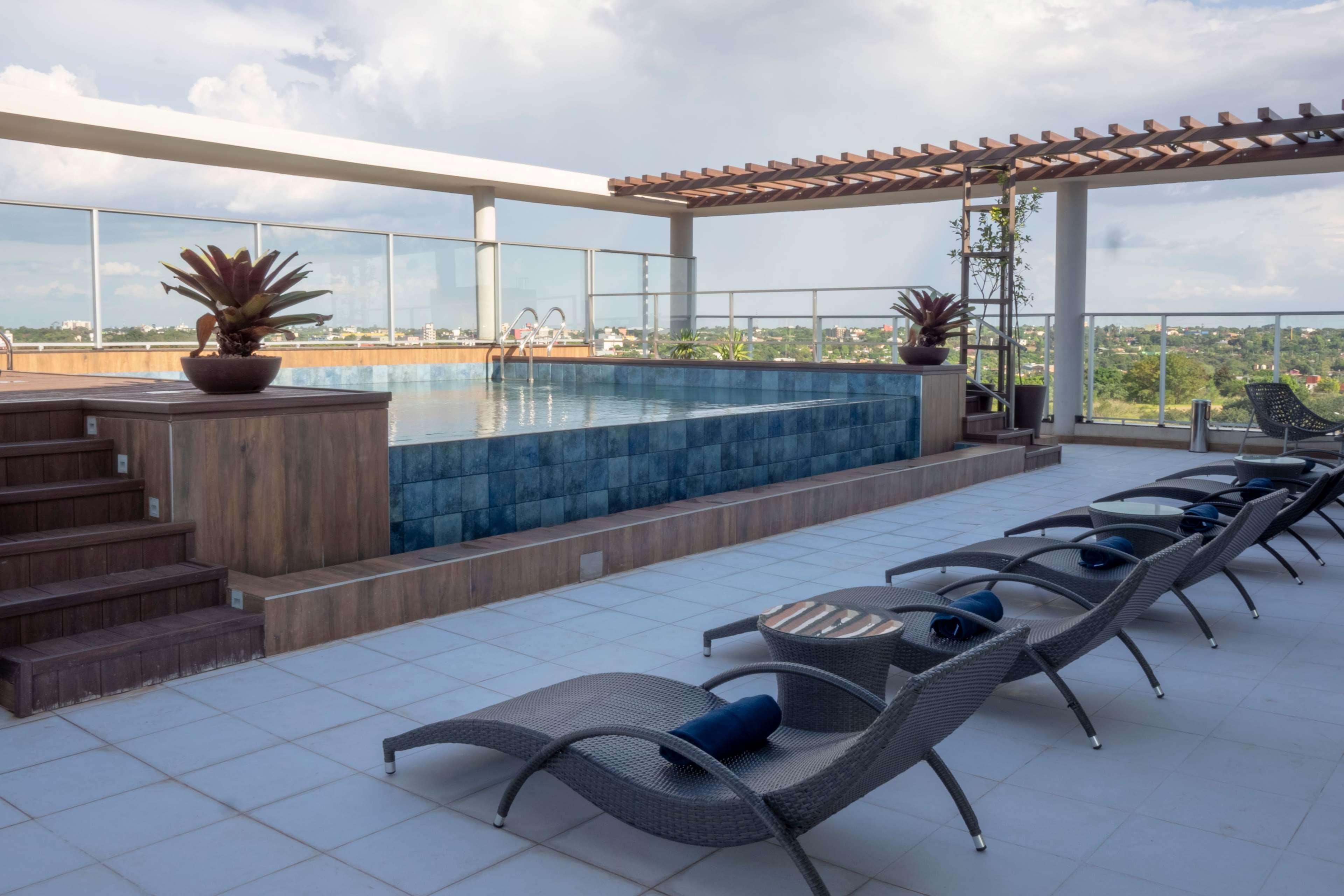 Dazzler By Wyndham Ciudad Del Este Exterior photo